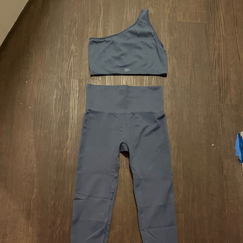 SET ACTIVE Blue One Shoulder Leggings/Sports Bra Set (Top Medium- Bottom Small)